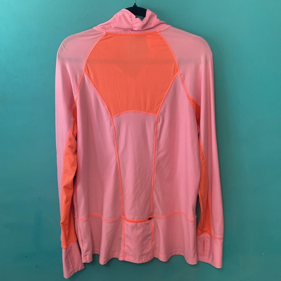 Champion- athletic top - Picture 3 of 3